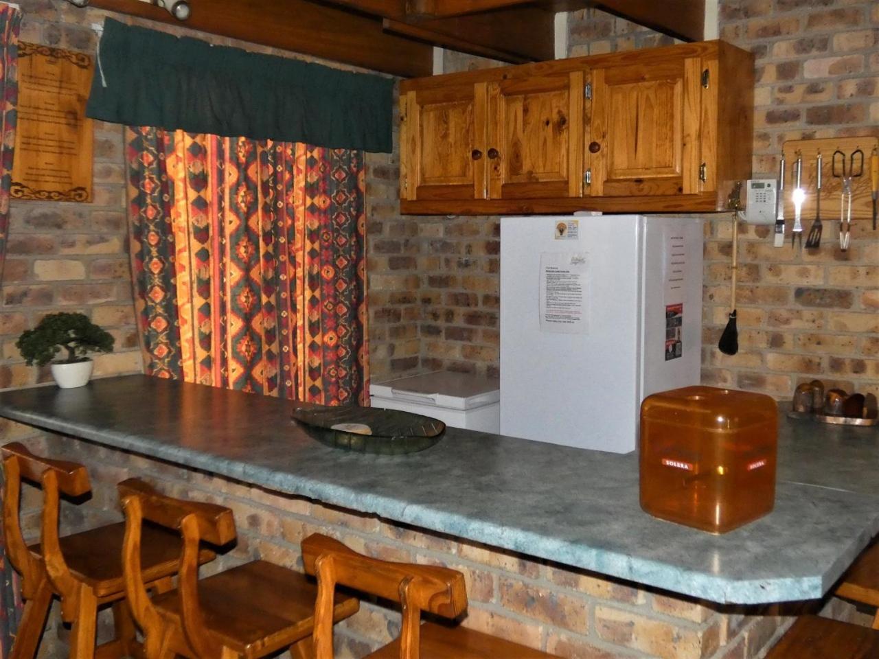 Weltevrede Lodge - Self Catering Houses Marloth Park Room photo